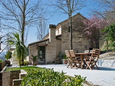 Search_RESTORED FARMHOUSE FOR SALE IN LE MARCHE Country house with garden and panoramic view in Italy in Le Marche_1